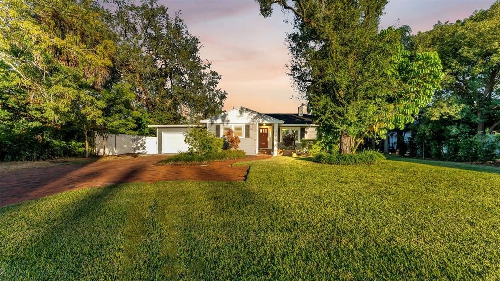 En Venta: $549,000 (4 camas, 2 baños, 2332 Pies cuadrados)