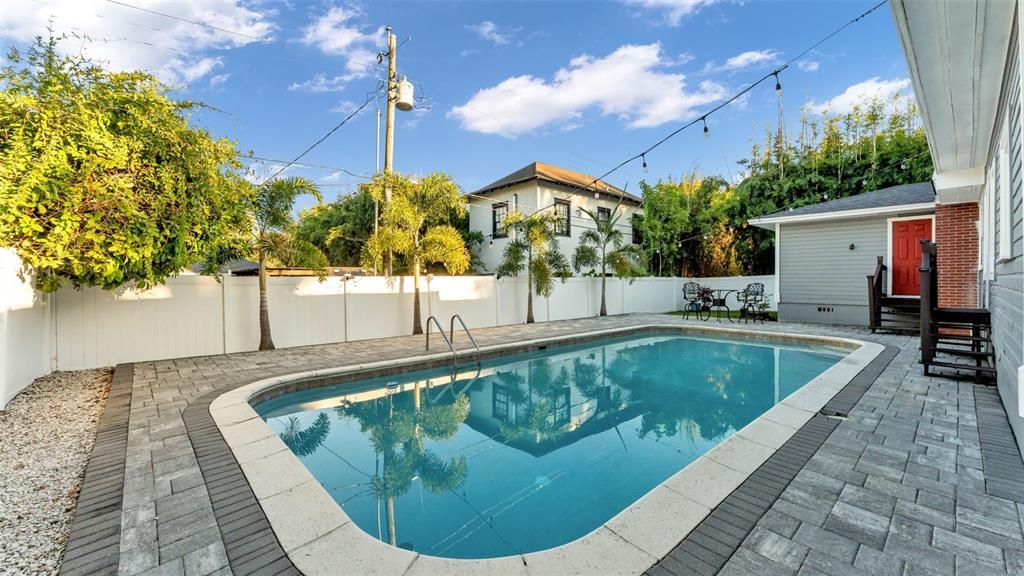 En Venta: $549,000 (4 camas, 2 baños, 2332 Pies cuadrados)