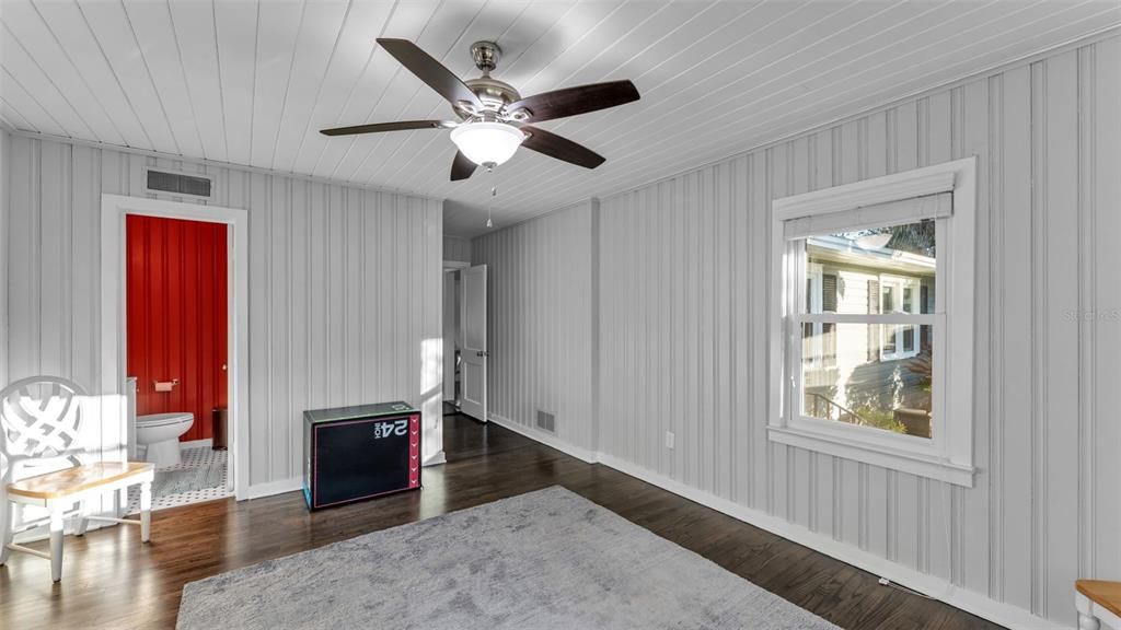 En Venta: $549,000 (4 camas, 2 baños, 2332 Pies cuadrados)