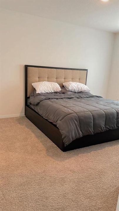 En Renta: $2,400 (4 camas, 2 baños, 1828 Pies cuadrados)