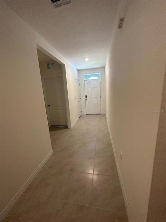 En Renta: $2,400 (4 camas, 2 baños, 1828 Pies cuadrados)