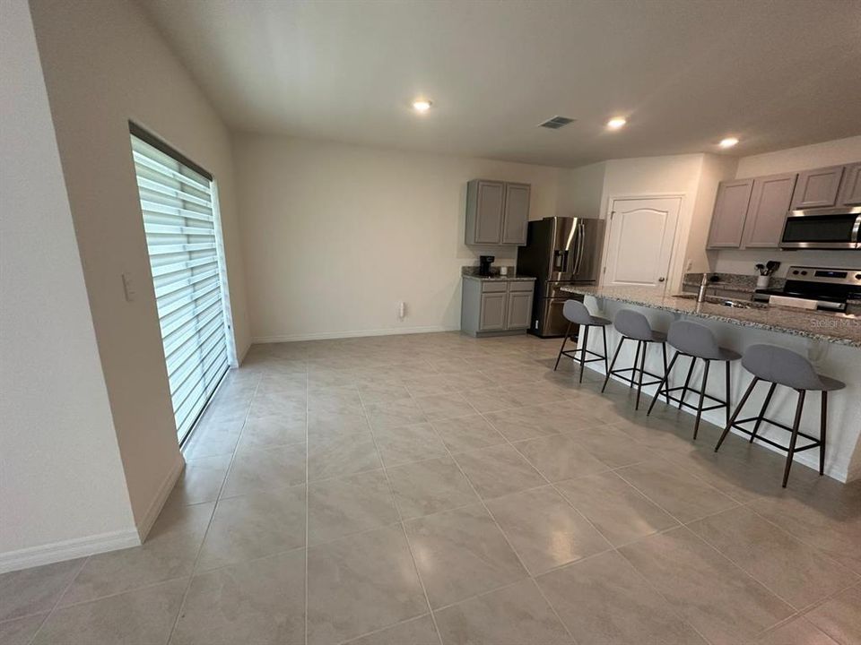 En Renta: $2,400 (4 camas, 2 baños, 1828 Pies cuadrados)