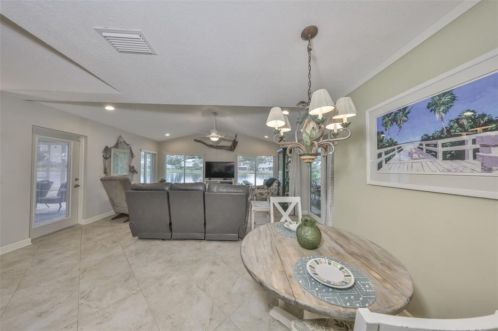 На продажу: $494,900 (3 спален, 2 ванн, 2389 Квадратных фут)