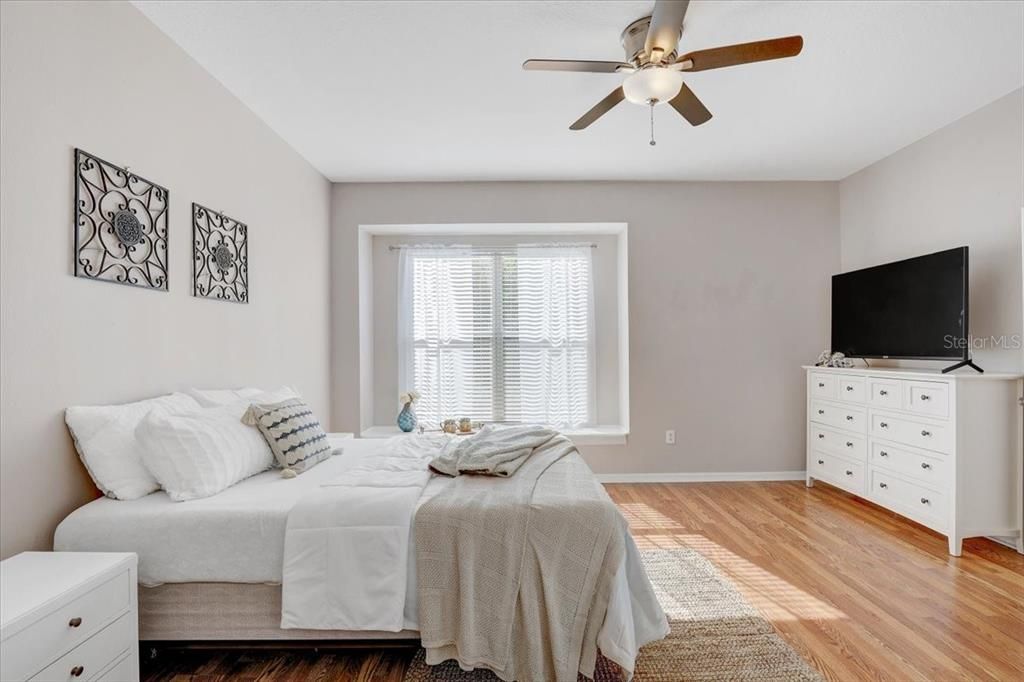 For Sale: $289,900 (3 beds, 2 baths, 1544 Square Feet)