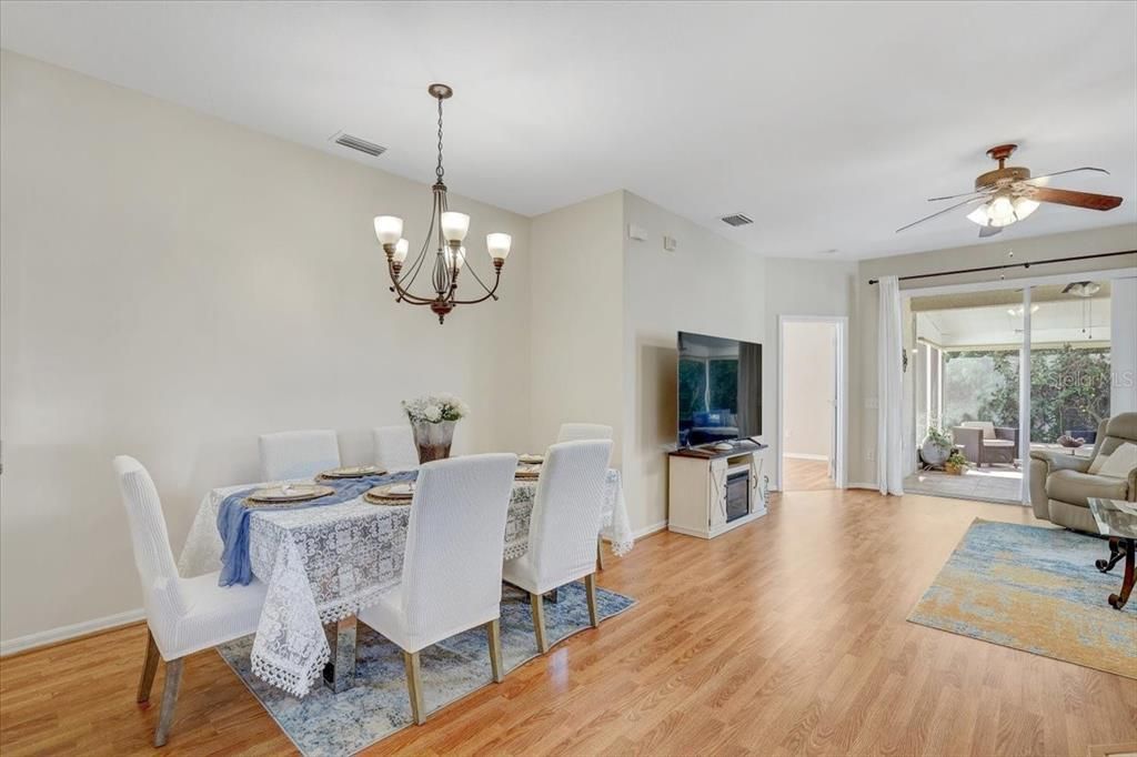 For Sale: $289,900 (3 beds, 2 baths, 1544 Square Feet)