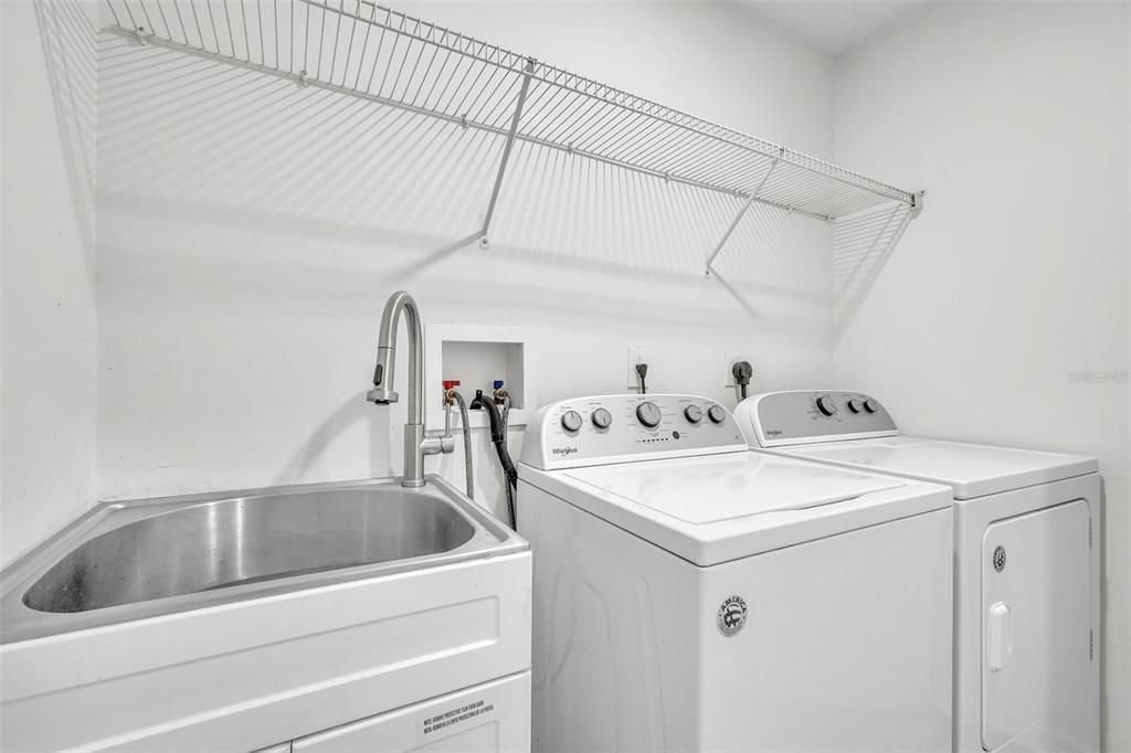 出租: $3,545 (4 贝兹, 2 浴室, 2593 平方英尺)