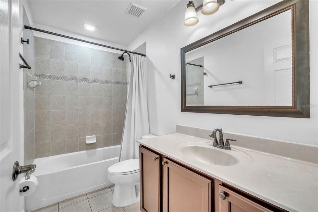 出租: $3,545 (4 贝兹, 2 浴室, 2593 平方英尺)