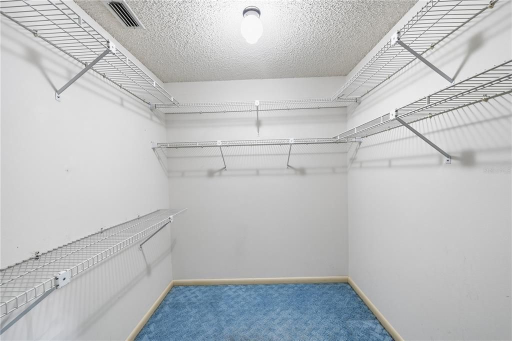 Active With Contract: $160,000 (2 beds, 2 baths, 1688 Square Feet)