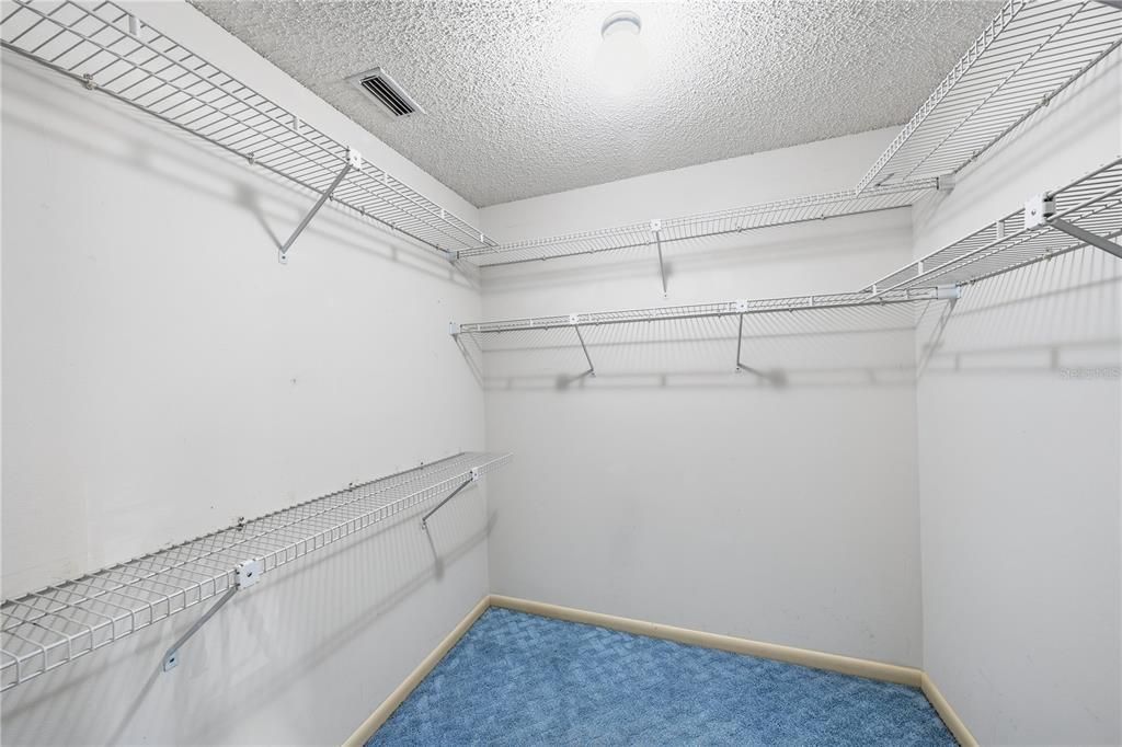 Active With Contract: $160,000 (2 beds, 2 baths, 1688 Square Feet)