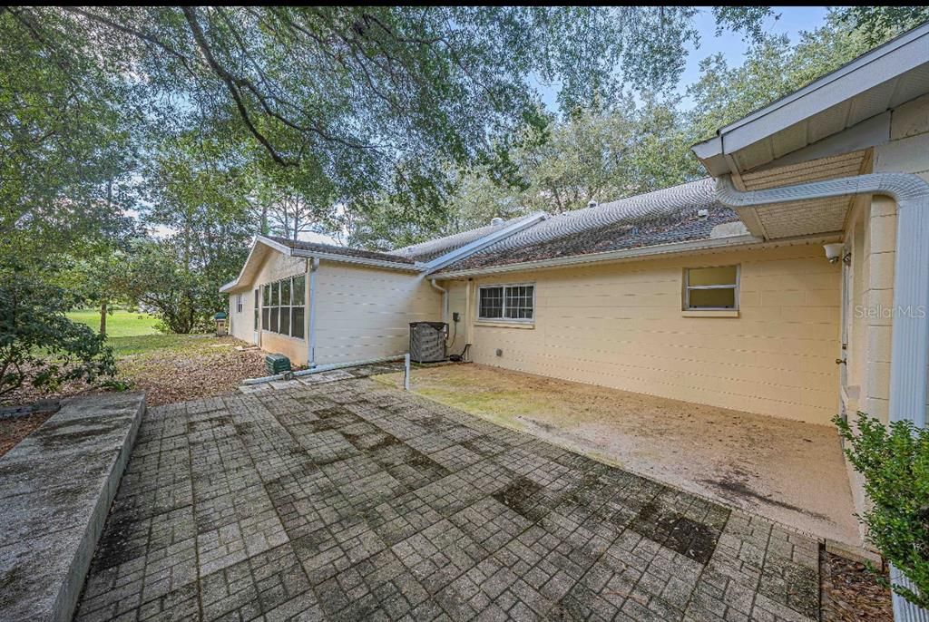 Active With Contract: $160,000 (2 beds, 2 baths, 1688 Square Feet)