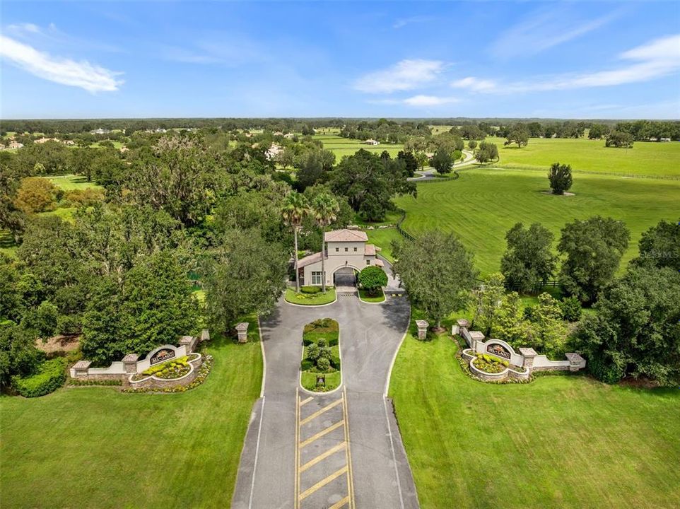 На продажу: $399,000 (4.64 acres)