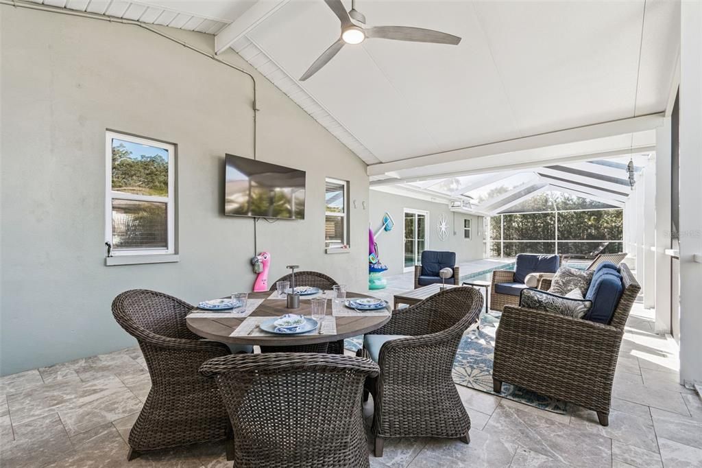 合同活跃: $649,900 (4 贝兹, 2 浴室, 2175 平方英尺)