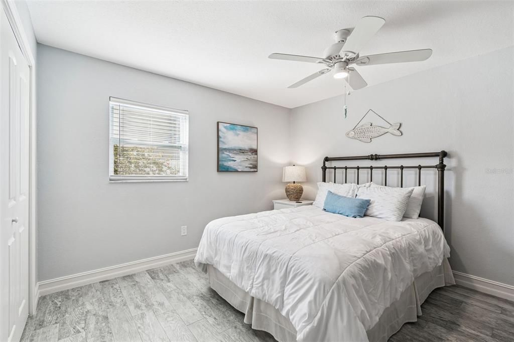 合同活跃: $649,900 (4 贝兹, 2 浴室, 2175 平方英尺)