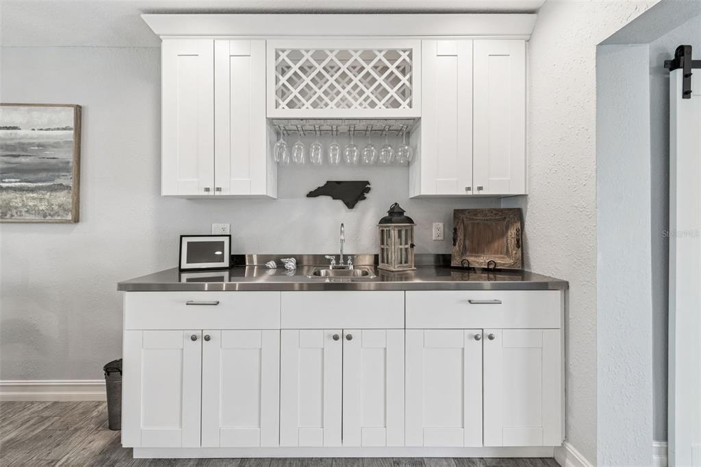 合同活跃: $649,900 (4 贝兹, 2 浴室, 2175 平方英尺)