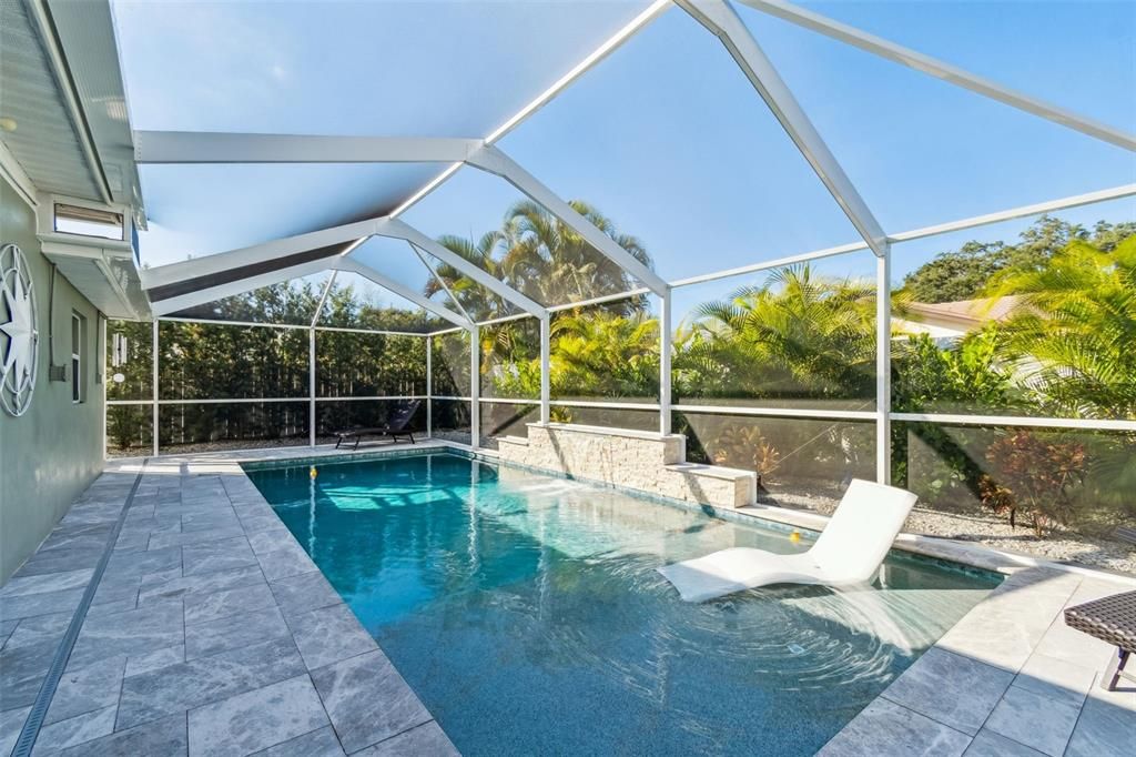 合同活跃: $649,900 (4 贝兹, 2 浴室, 2175 平方英尺)