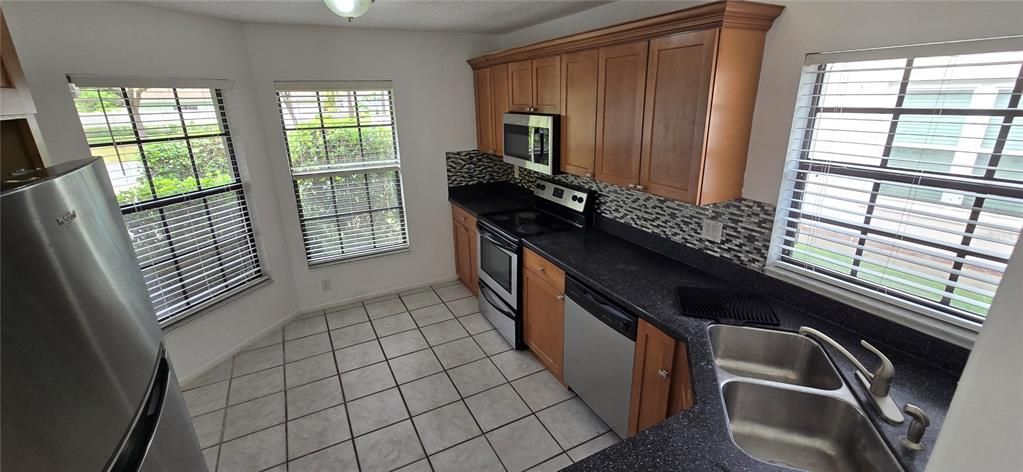 Active With Contract: $399,999 (4 beds, 2 baths, 1777 Square Feet)