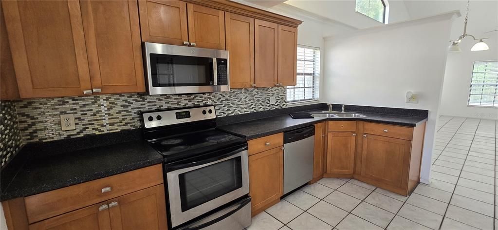 Active With Contract: $399,999 (4 beds, 2 baths, 1777 Square Feet)