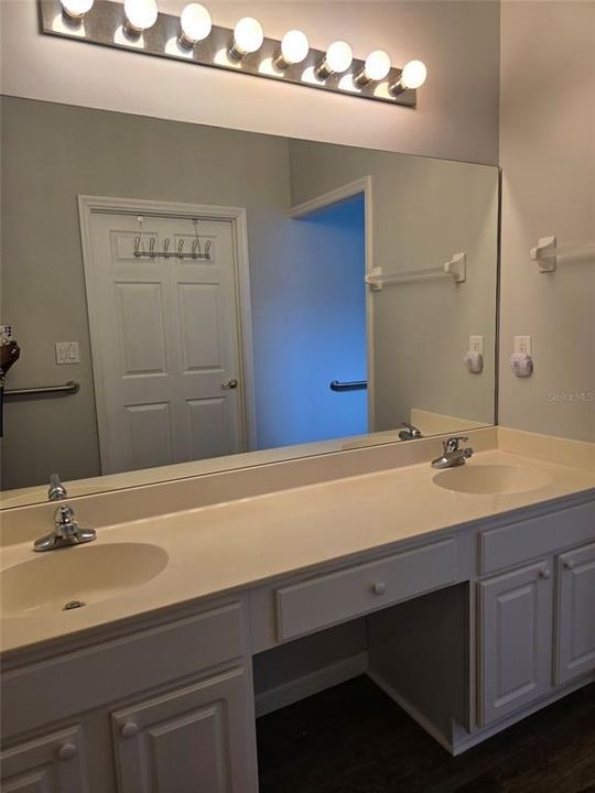 En Venta: $307,000 (2 camas, 2 baños, 1547 Pies cuadrados)