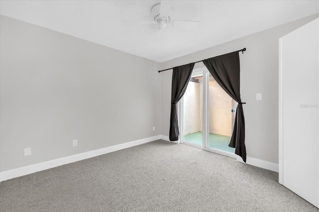 合同活跃: $2,700 (3 贝兹, 2 浴室, 1886 平方英尺)