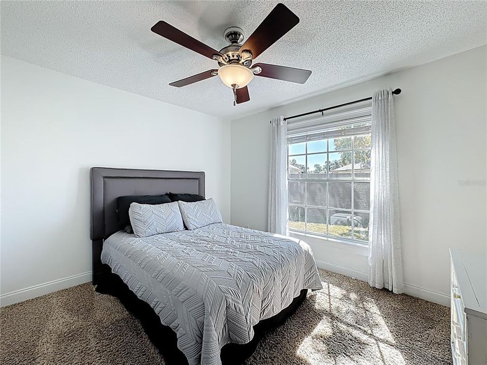 Под контрактом: $530,000 (5 спален, 2 ванн, 2287 Квадратных фут)