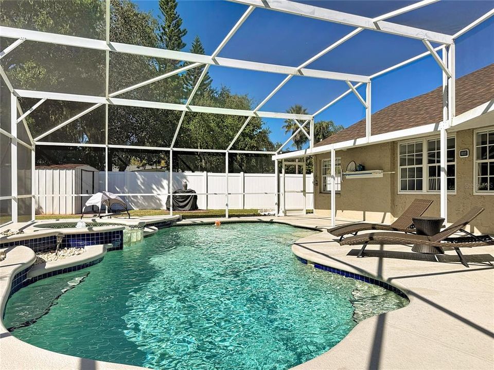 Под контрактом: $530,000 (5 спален, 2 ванн, 2287 Квадратных фут)