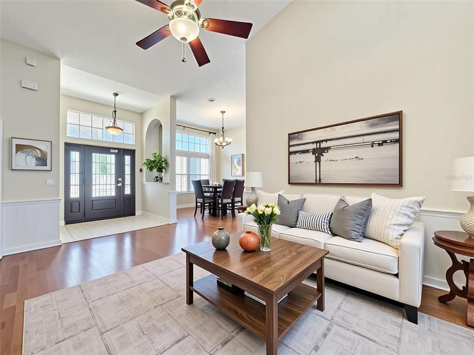 Под контрактом: $530,000 (5 спален, 2 ванн, 2287 Квадратных фут)