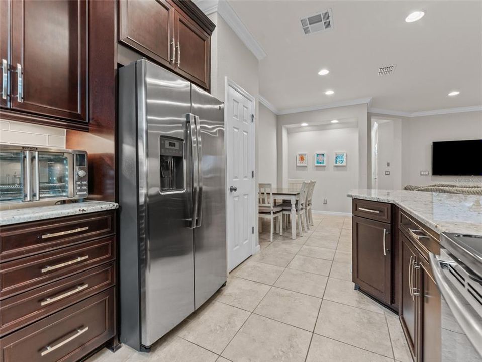 For Sale: $329,900 (3 beds, 2 baths, 1525 Square Feet)