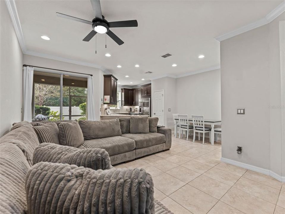 For Sale: $329,900 (3 beds, 2 baths, 1525 Square Feet)