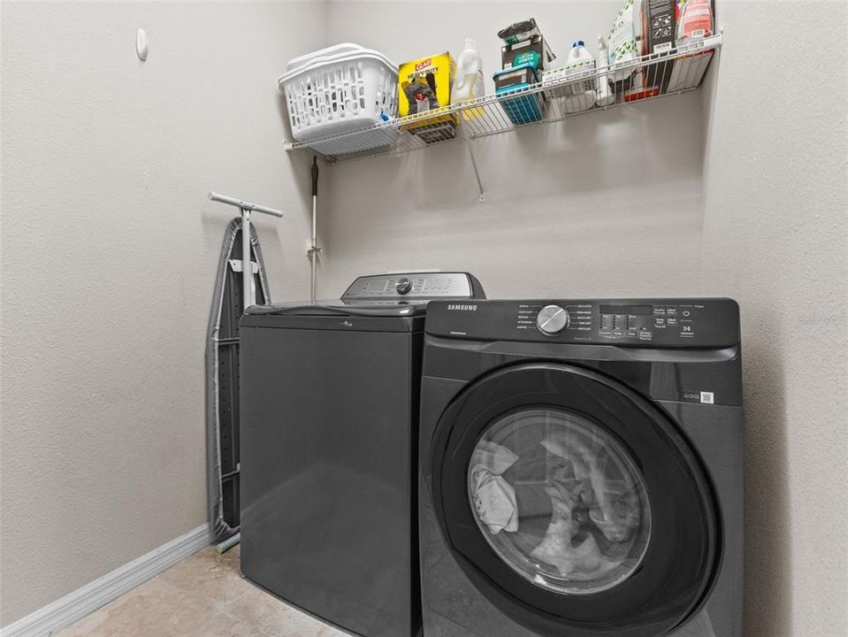 For Sale: $329,900 (3 beds, 2 baths, 1525 Square Feet)