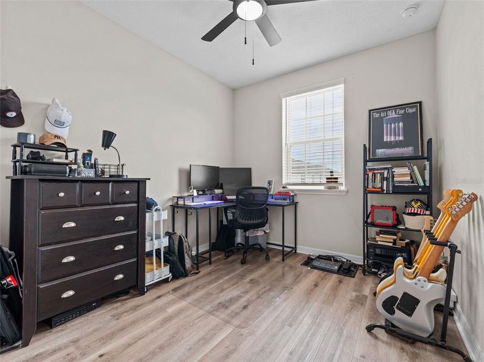 For Sale: $329,900 (3 beds, 2 baths, 1525 Square Feet)