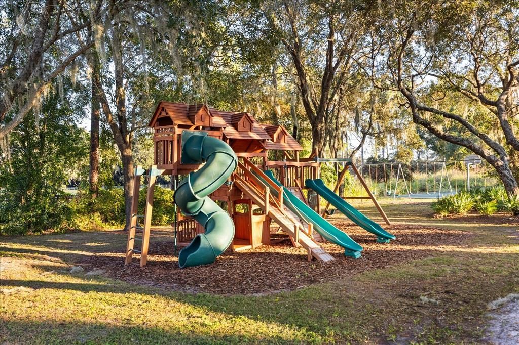 Activo con contrato: $750,000 (4 camas, 3 baños, 2889 Pies cuadrados)