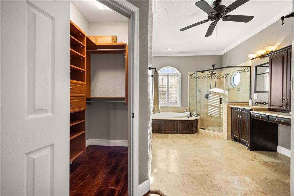 Activo con contrato: $750,000 (4 camas, 3 baños, 2889 Pies cuadrados)