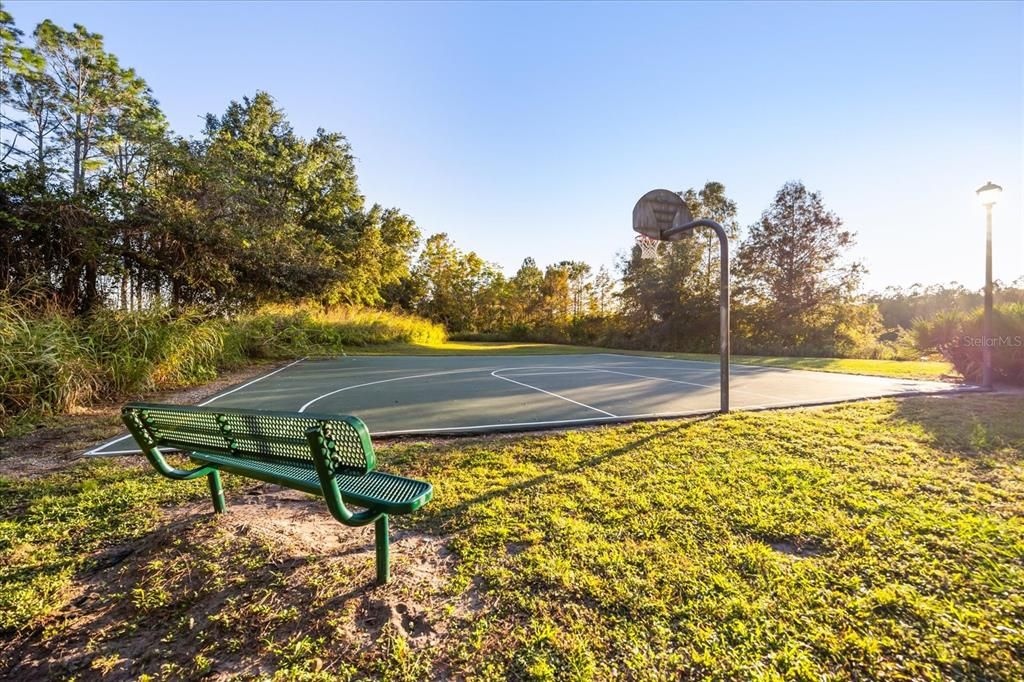 Activo con contrato: $750,000 (4 camas, 3 baños, 2889 Pies cuadrados)