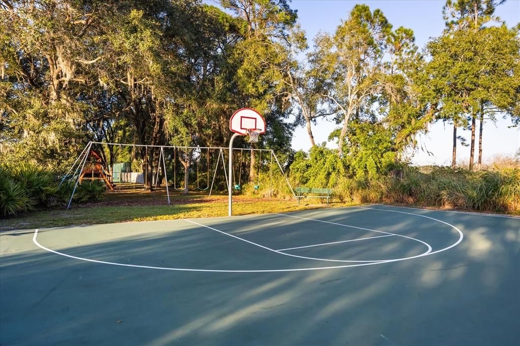 Activo con contrato: $750,000 (4 camas, 3 baños, 2889 Pies cuadrados)