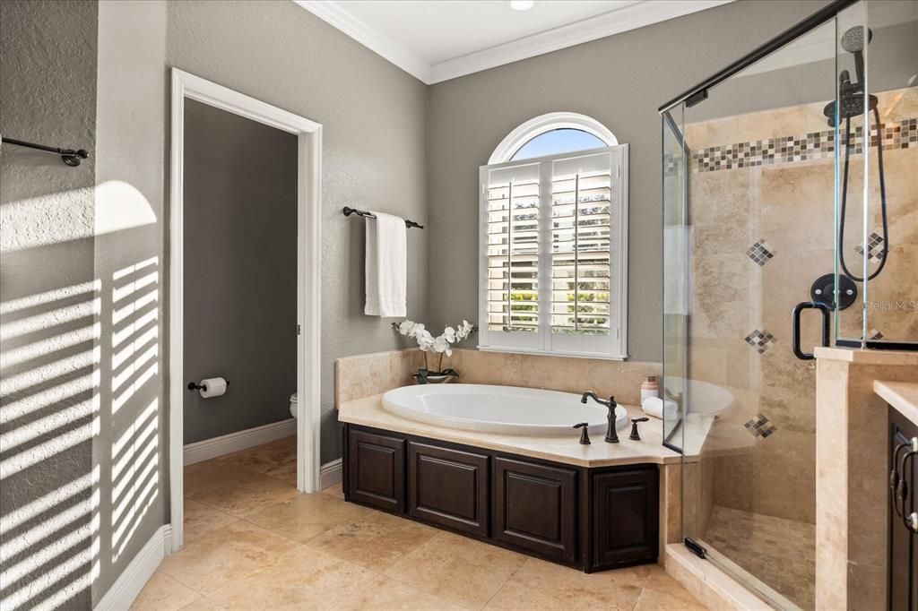 Activo con contrato: $750,000 (4 camas, 3 baños, 2889 Pies cuadrados)