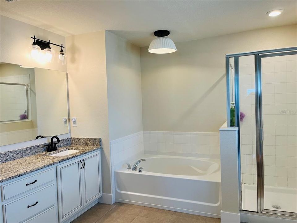 For Sale: $799,000 (5 beds, 4 baths, 3793 Square Feet)