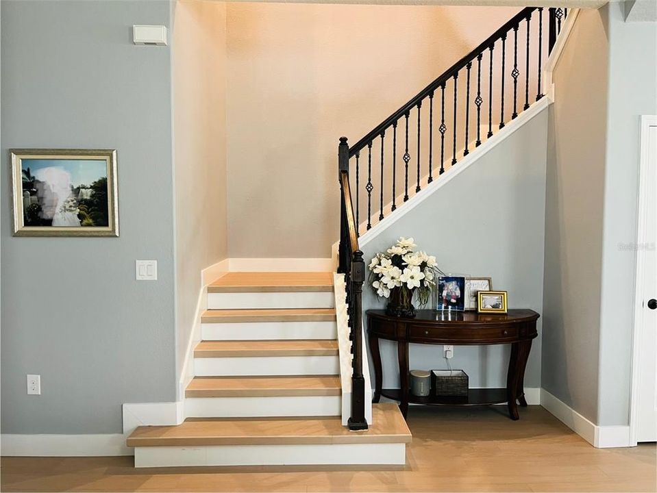 For Sale: $799,000 (5 beds, 4 baths, 3793 Square Feet)