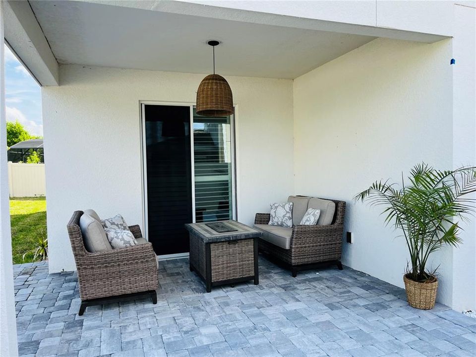 For Sale: $799,000 (5 beds, 4 baths, 3793 Square Feet)