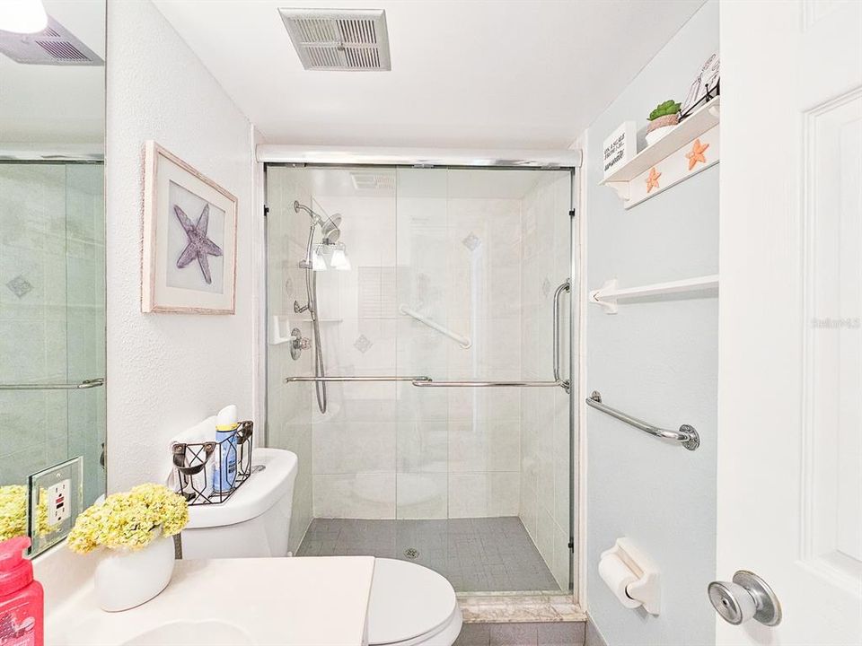 En Venta: $379,900 (2 camas, 2 baños, 1184 Pies cuadrados)