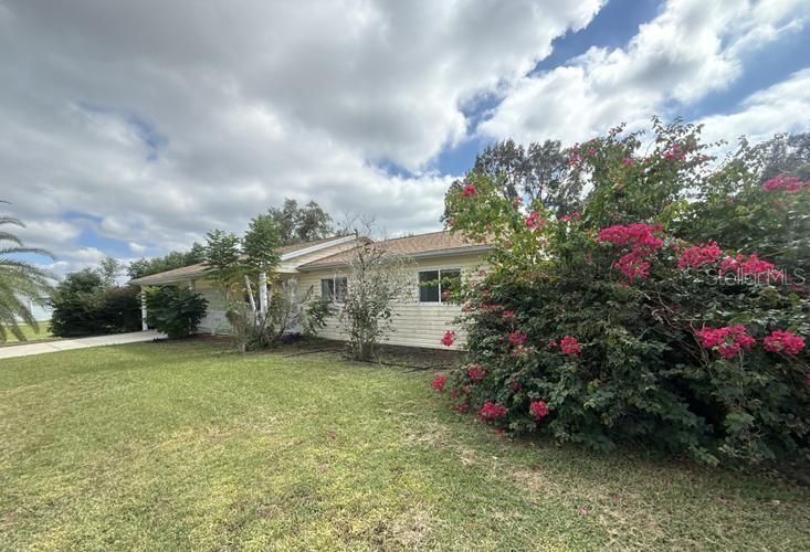 For Sale: $174,000 (2 beds, 2 baths, 1008 Square Feet)