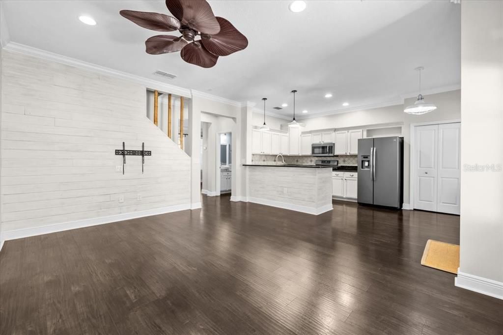 Active With Contract: $631,950 (4 beds, 3 baths, 2320 Square Feet)