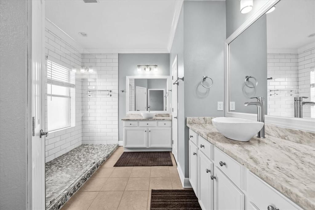 Active With Contract: $631,950 (4 beds, 3 baths, 2320 Square Feet)