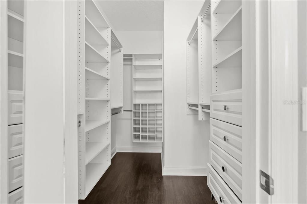 Active With Contract: $631,950 (4 beds, 3 baths, 2320 Square Feet)