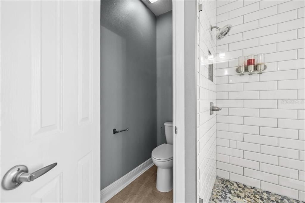 Active With Contract: $631,950 (4 beds, 3 baths, 2320 Square Feet)