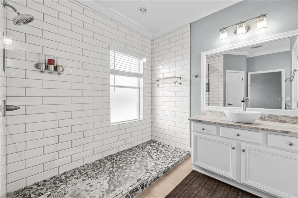 Active With Contract: $631,950 (4 beds, 3 baths, 2320 Square Feet)