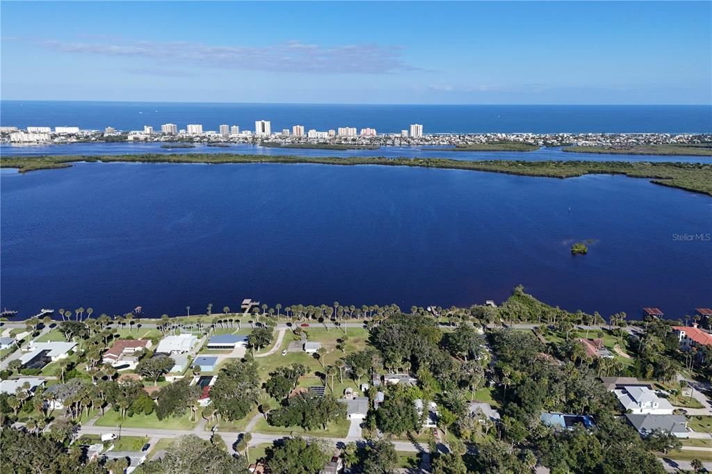 En Venta: $719,000 (0.46 acres)