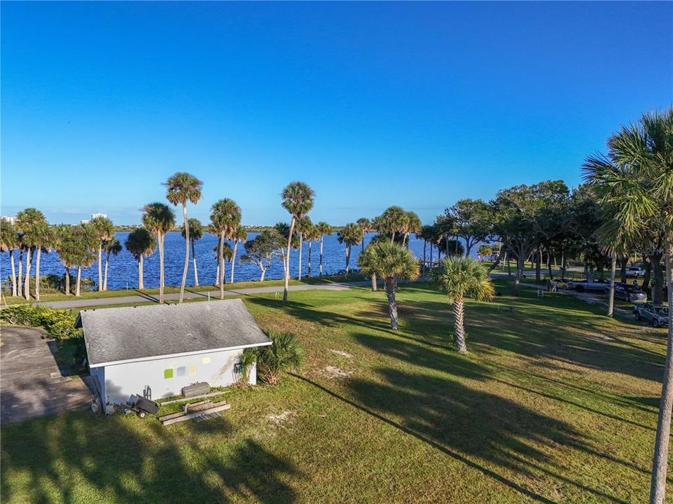 待售: $685,000 (0.46 acres)