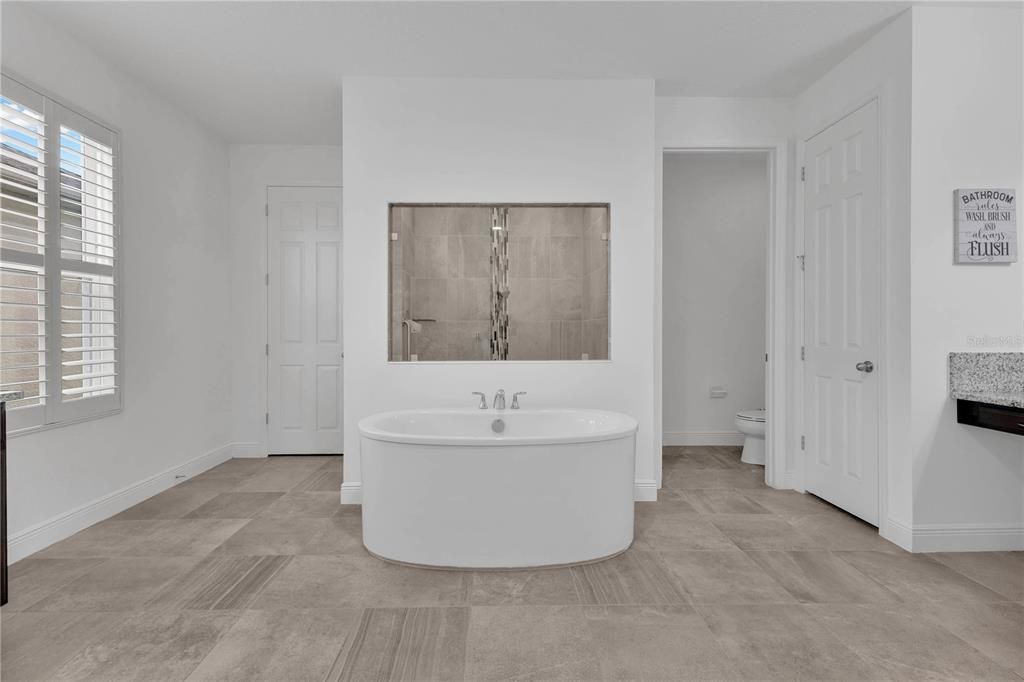 For Sale: $665,000 (5 beds, 3 baths, 3854 Square Feet)