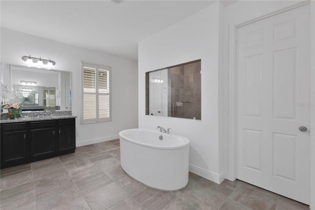 For Sale: $665,000 (5 beds, 3 baths, 3854 Square Feet)