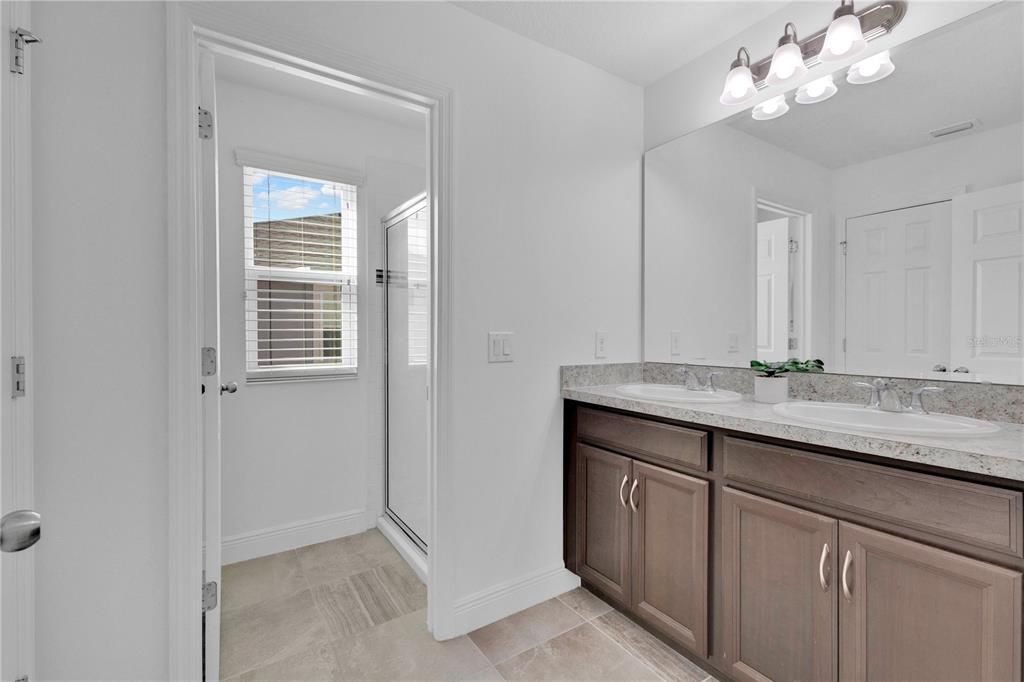 For Sale: $665,000 (5 beds, 3 baths, 3854 Square Feet)